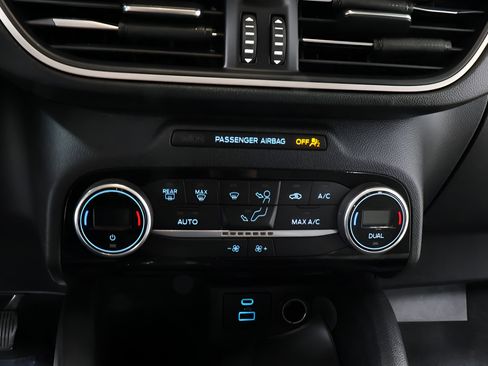 Used 2021 Ford Escape SE w/ Convenience Package FWD image 10