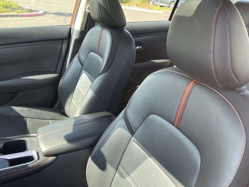 Used 2025 Nissan Sentra SR w/ SR Premium Package FWD image 20