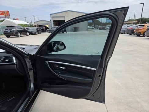 Used 2017 BMW 330i Sedan RWD image 19