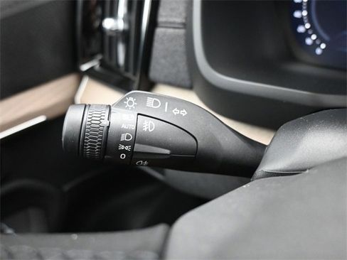 New 2026 Volvo XC90 B6 Plus image 32