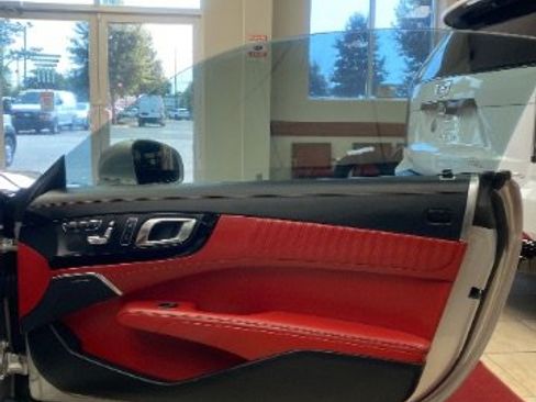 Used 2013 Mercedes-Benz SL 550 image 11