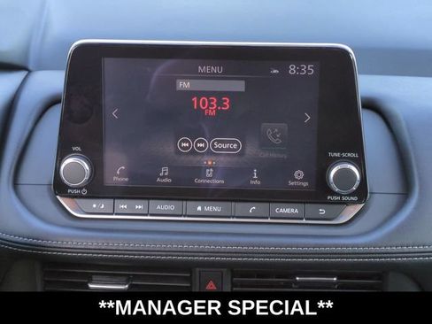 Used 2025 Nissan Rogue SV AWD/4WD image 17