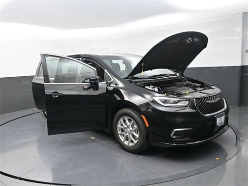 New 2026 Chrysler Pacifica Select image 25