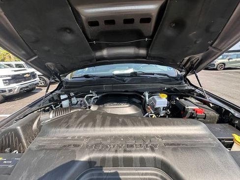 Used 2025 RAM 2500 Laramie AWD/4WD image 17
