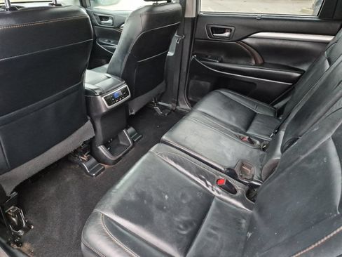 Used 2018 Toyota Highlander XLE w/ Protection Package #3 AWD/4WD image 11
