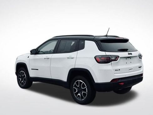 Certified 2025 Jeep Compass Trailhawk w/ Trailhawk Elite Group AWD/4WD image 11