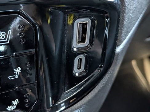 Used 2023 GMC Sierra 1500 SLT w/ SLT Premium Package image 22