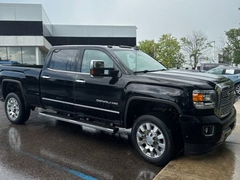Used 2018 GMC Sierra 2500 Denali AWD/4WD image 2