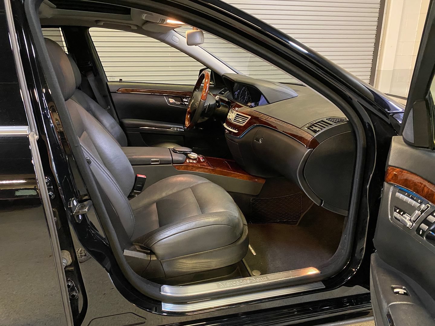 Used 2010 Mercedes-Benz S 550 4MATIC image 25