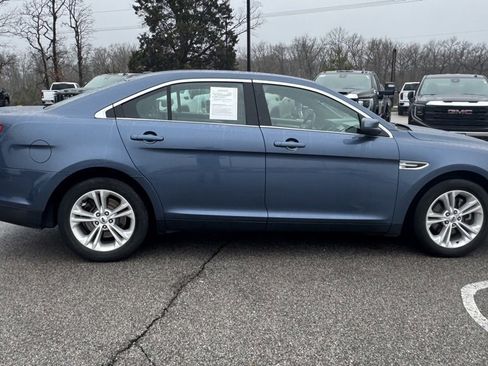 Used 2018 Ford Taurus SEL image 3