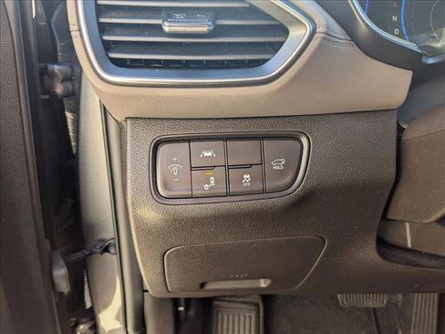 Used 2019 Hyundai Santa Fe SEL image 11