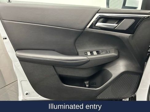 Used 2024 Mitsubishi Outlander SE image 13