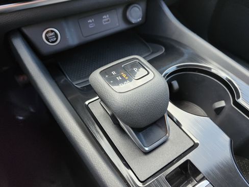 Used 2023 Nissan Rogue S AWD/4WD image 31