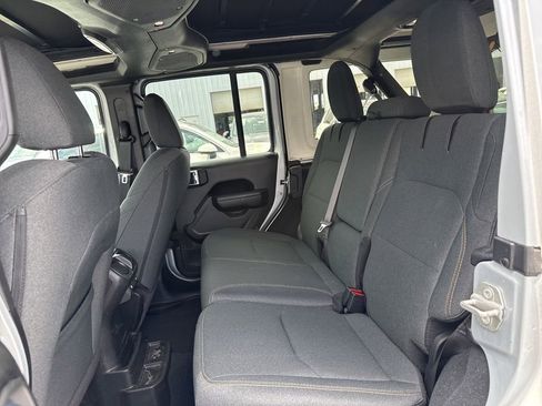 Used 2024 Jeep Wrangler Unlimited w/ Convenience Group AWD/4WD image 8