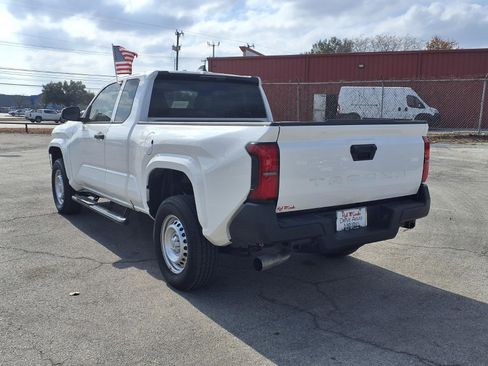 Used 2025 Toyota Tacoma SR image 6
