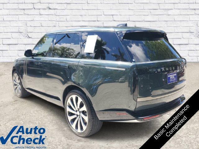 Used 2025 Land Rover Range Rover SE AWD/4WD image 2