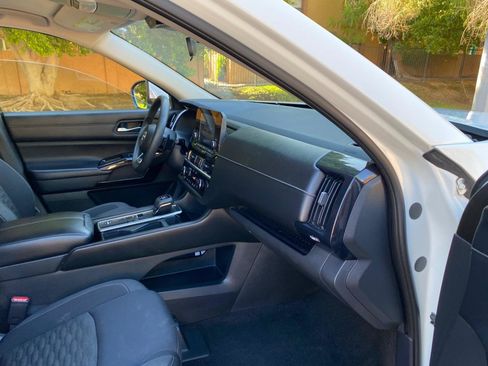Used 2022 Nissan Pathfinder S FWD image 54