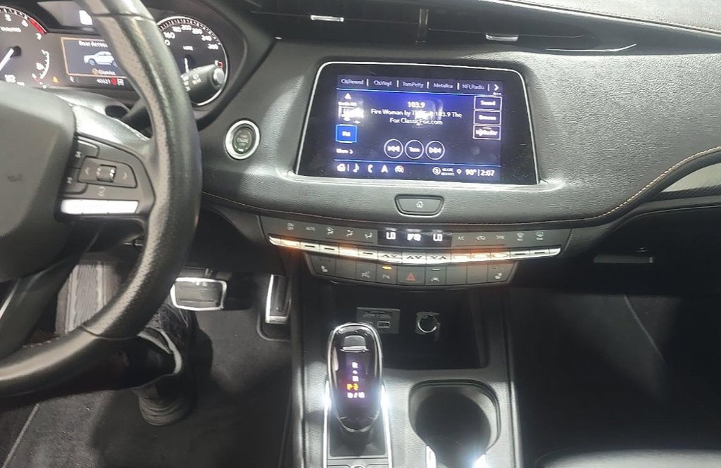 Used 2022 Cadillac XT4 Sport w/ Sun And Sound Package AWD/4WD image 7