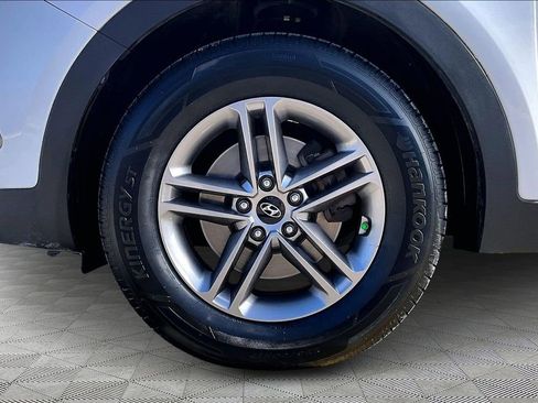 Used 2017 Hyundai Santa Fe Sport image 9