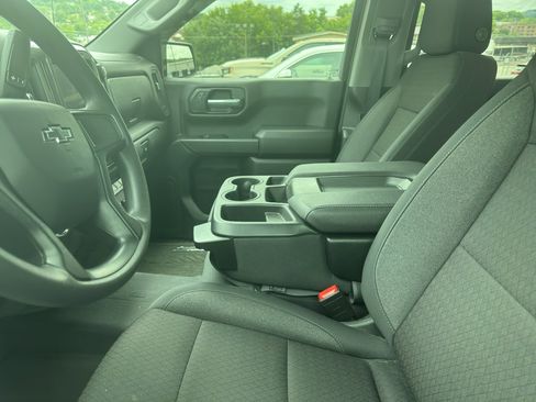 Used 2025 Chevrolet Silverado 1500 Custom Trail Boss AWD/4WD image 10