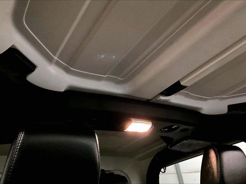 Used 2016 Jeep Wrangler 75th Anniversary image 22