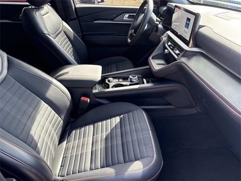 Certified 2025 Ford Explorer ST-Line w/ Premium Package image 23