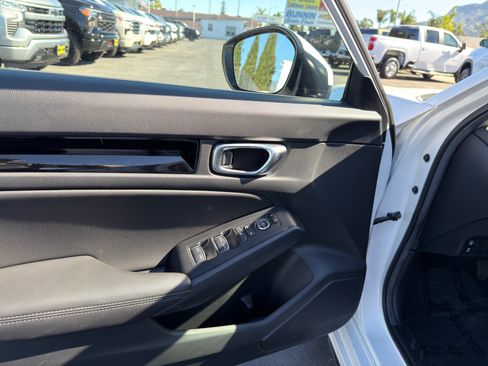 Used 2024 Honda Civic EX-L image 17