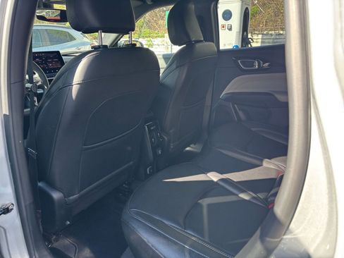 Used 2025 Jeep Compass Limited AWD/4WD image 27