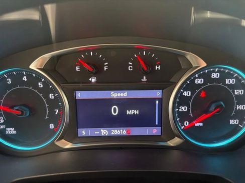 Used 2023 Chevrolet Traverse LT FWD image 19
