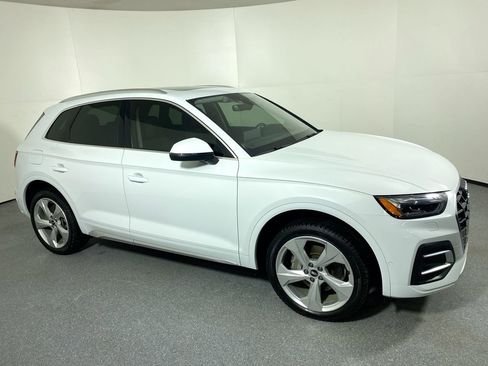 Used 2021 Audi Q5 Prestige w/ Prestige Package image 29