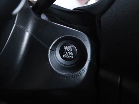 Used 2017 Jeep Renegade Latitude image 37