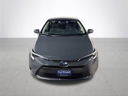 Used 2023 Toyota Corolla LE image 3
