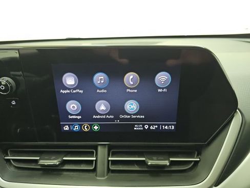 Used 2024 Chevrolet Trax RS w/ Driver Confidence Package image 2