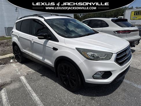 Used 2017 Ford Escape Titanium FWD image 1