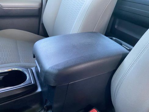 Used 2018 Toyota Tacoma SR RWD image 46