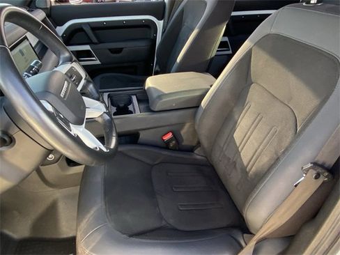 Used 2021 Land Rover Defender 110 SE image 6