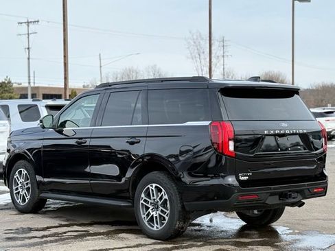 Used 2025 Ford Expedition Active image 50