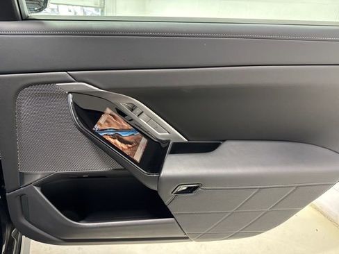 Used 2025 BMW 740i xDrive image 64