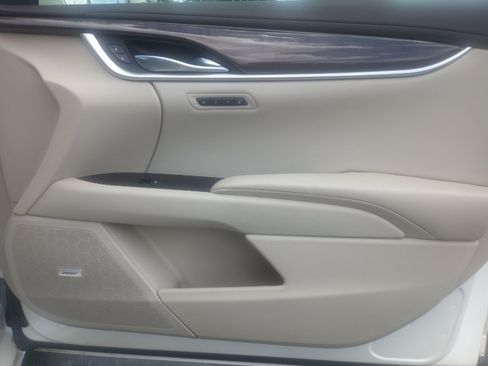 Used 2014 Cadillac XTS Luxury w/ Driver Awareness Package FWD image 32