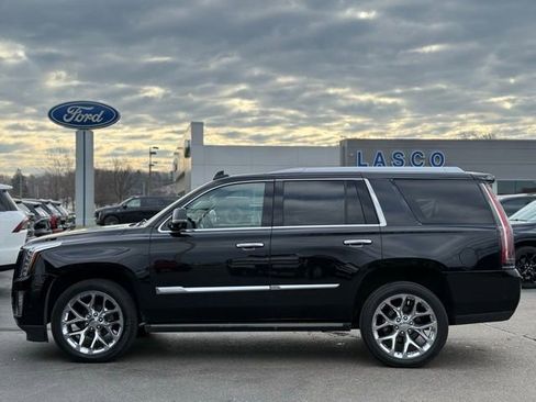 Used 2019 Cadillac Escalade Premium Luxury image 46