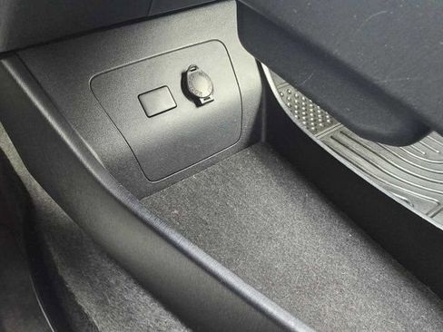 Used 2013 Toyota Prius Three image 25