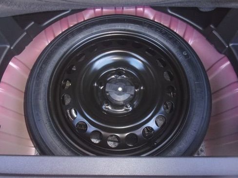 Used 2024 Chevrolet Equinox LT w/ LPO, Floor Liner Package FWD image 30