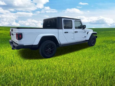 Used 2021 Jeep Gladiator Sport AWD/4WD image 5
