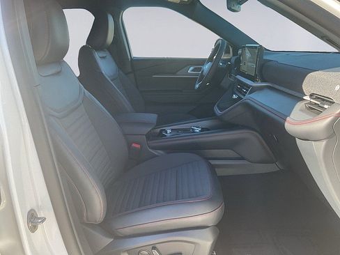 New 2026 Ford Explorer ST-Line w/ ST-Line Street Pack RWD image 14