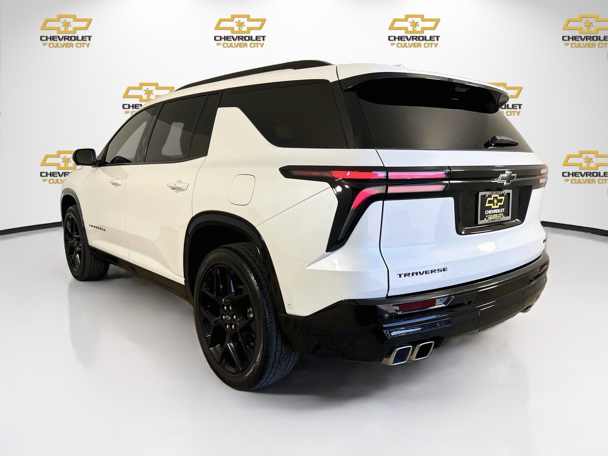 Used 2024 Chevrolet Traverse RS FWD image 6