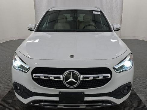 Used 2022 Mercedes-Benz GLA 250 4MATIC w/ Premium Package Lite image 2