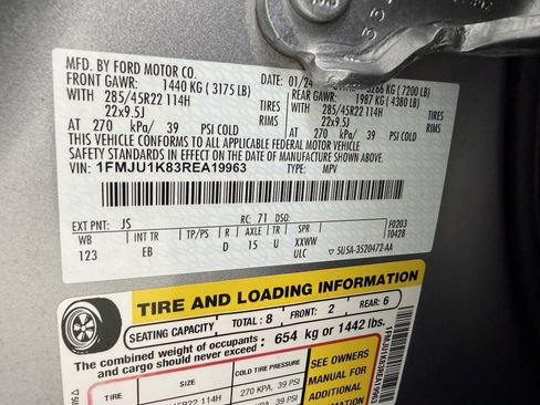 Used 2024 Ford Expedition Limited image 16