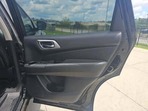 Used 2018 Nissan Pathfinder SL w/ SL Premium Package AWD/4WD image 17