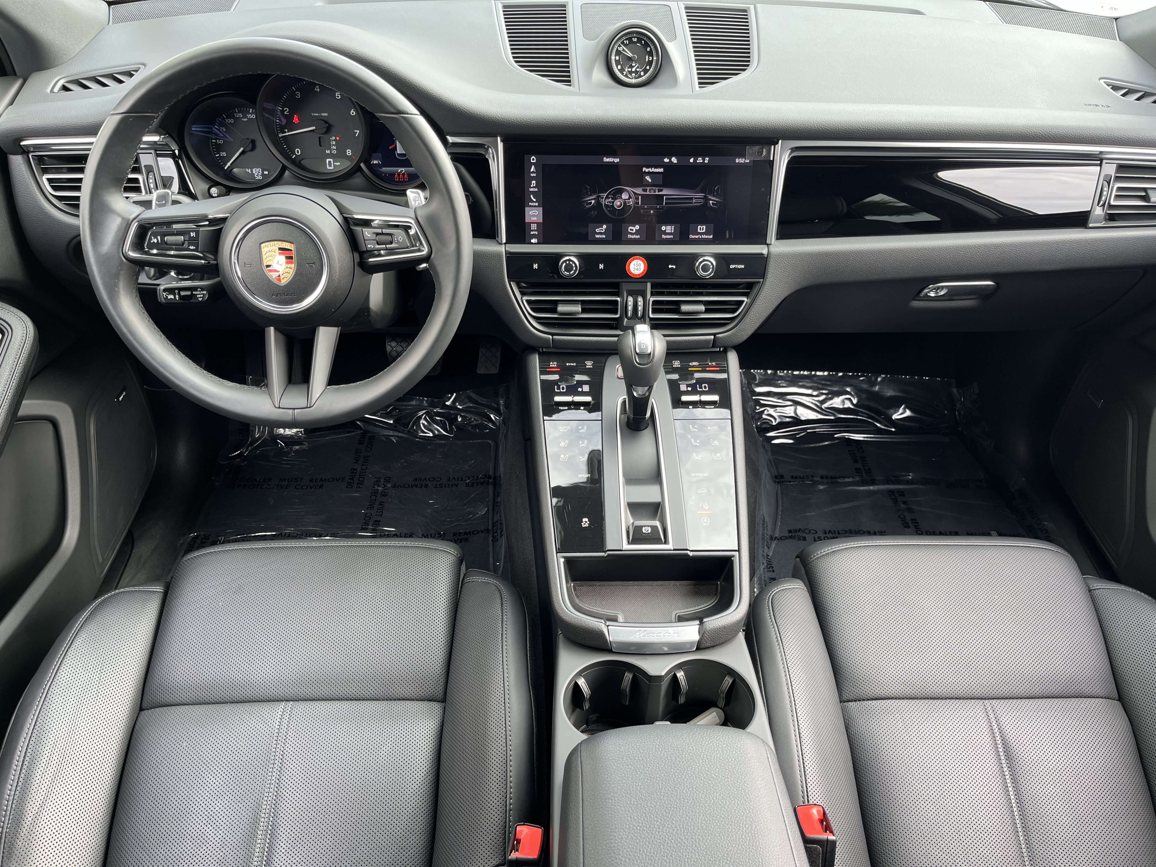 Used 2025 Porsche Macan AWD/4WD image 17