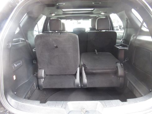 Used 2018 Ford Explorer Limited image 16